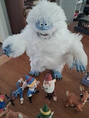 2000 Playing Mantis Rudolph The Red Nosed Reindeer Toy Figures 12 Pieces